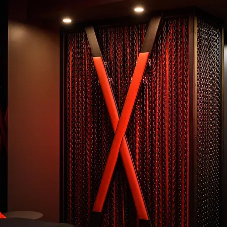 Redroom *